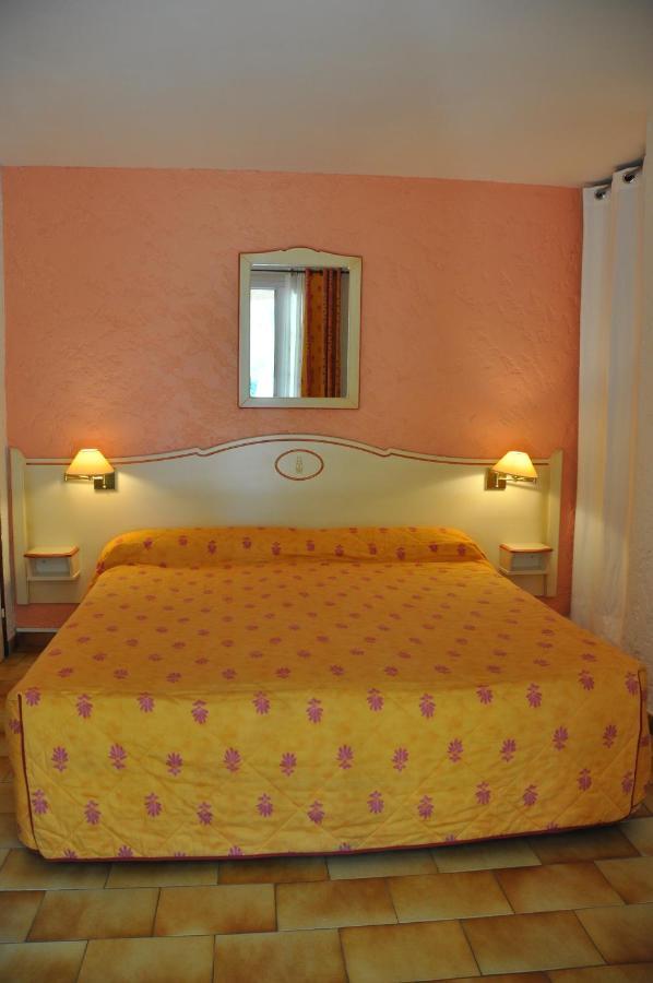 La Cigaliere Otel Le Beausset Oda fotoğraf